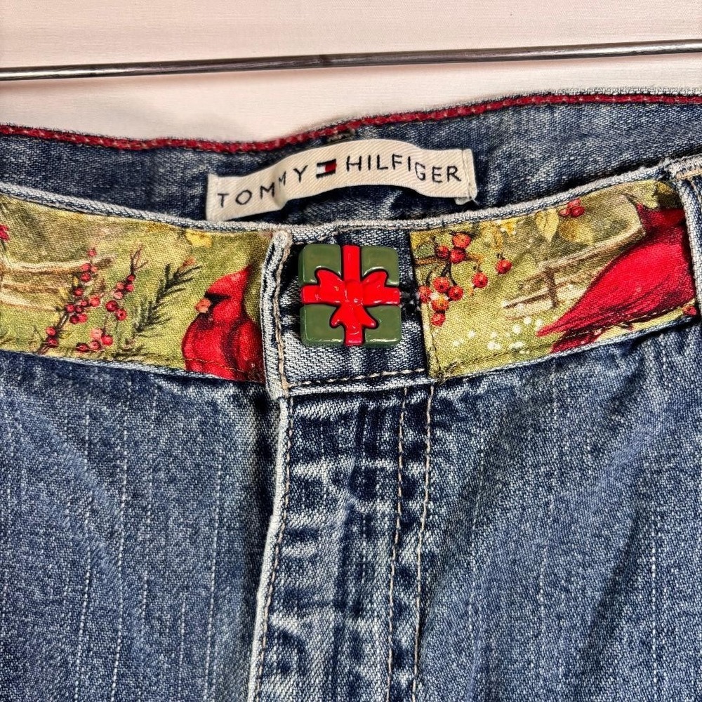 Vintage Upcycled Tommy Hilfiger‎ Flare Jeans Womens Size14R Cardinals Christmas - Picture 4 of 11